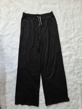 Vuori Heather  Black Wide-Leg Size M  Sweatpants with Drawstring